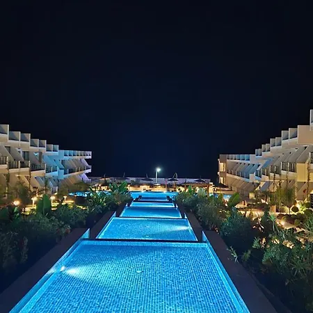 アパート Pearl Island