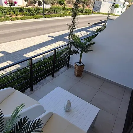 Pearl Island * Kalogrea