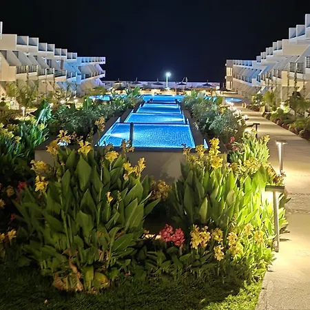 Pearl Island * Kalogrea