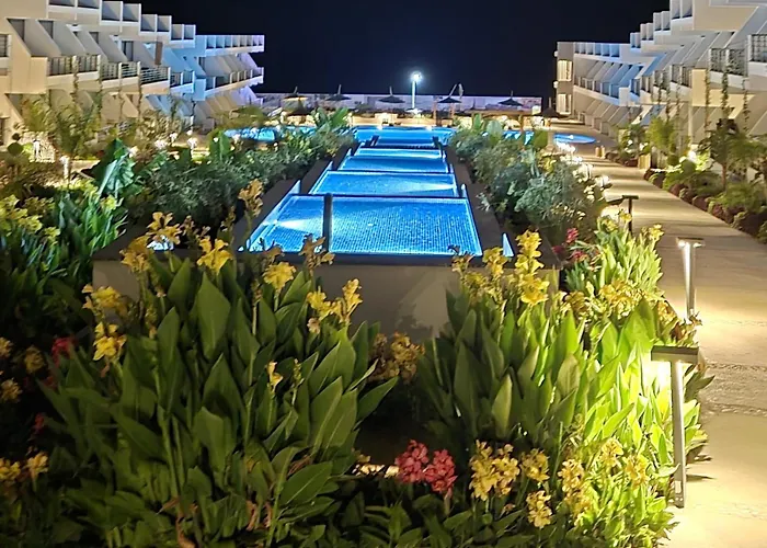 Pearl Island * Kalogrea